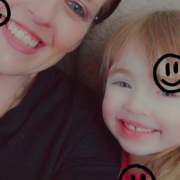 Meet your Posher, Trisha - Picture 2 of 3